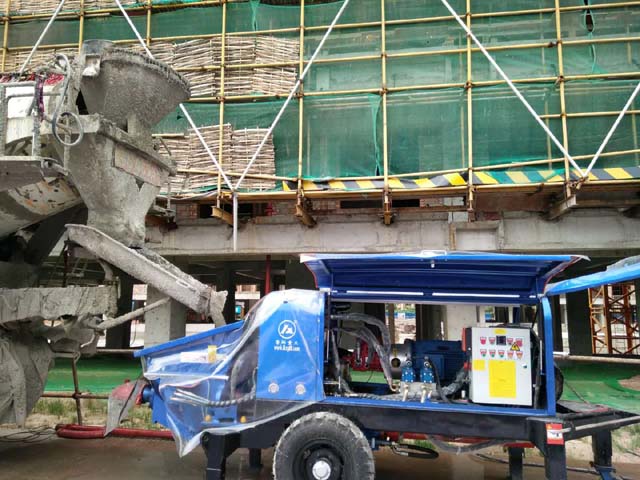 礦用小型細(xì)石混凝土泵